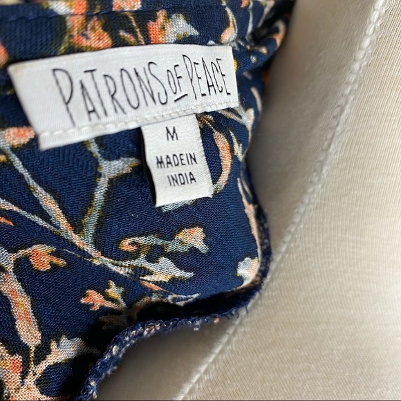 🌷SOLD🌷Sleevless V neck boho top size M - Picture 2 of 7